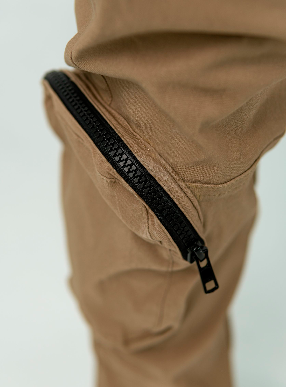 PANTALÓN CARGO UTILITY BEIGE